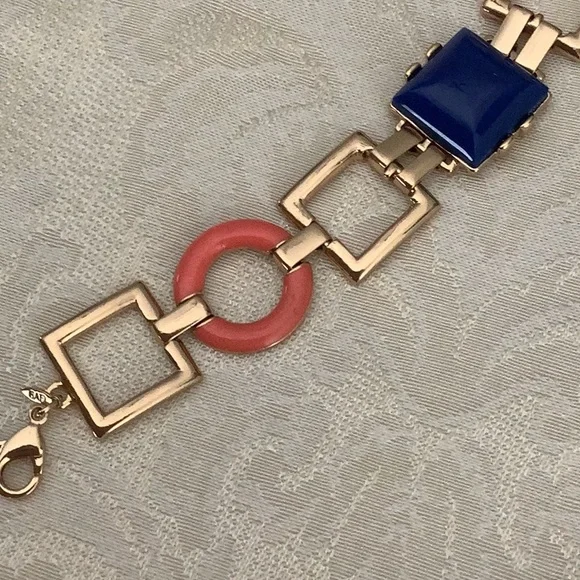 Avon Link Bracelet - Picture 2 of 6
